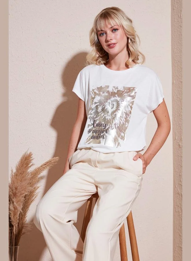 ليلا تيشيرت نسائي ليلا مطبوع بياقة دائرية وقصة عادية